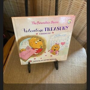 The Berenstain Bears Valentine Treasury Book